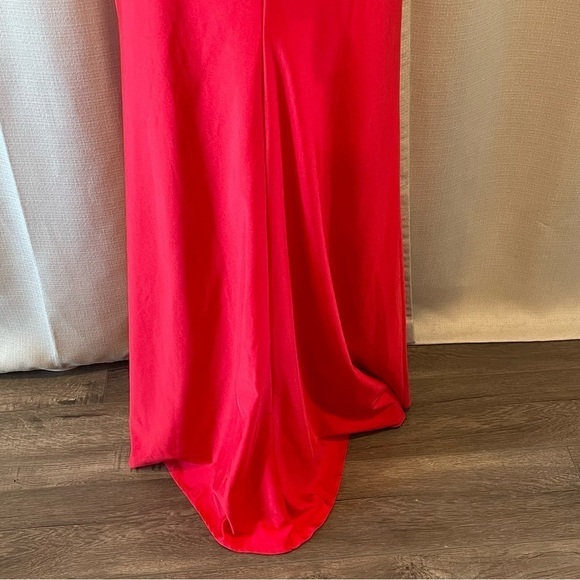 Ieena Mac Duggal Sleeveless Halter Pleated Open Back Gown Red Sz 2 NWT 26623 - Picture 8 of 13